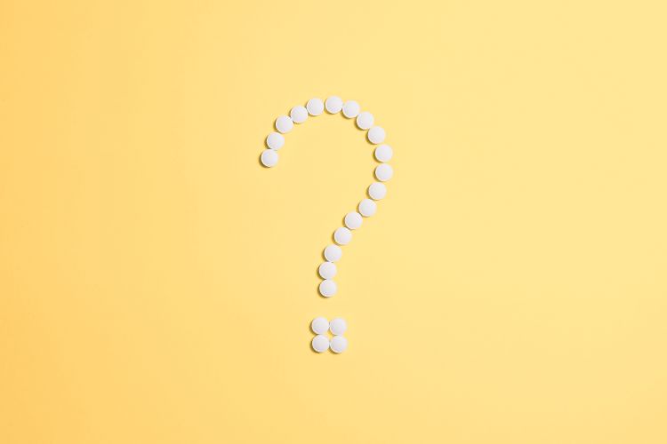 What to expect at your first mediation session - yellow background and white question mark